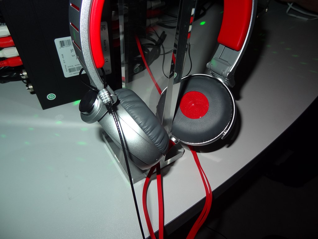 Sony CES 2013 Headphones (15)