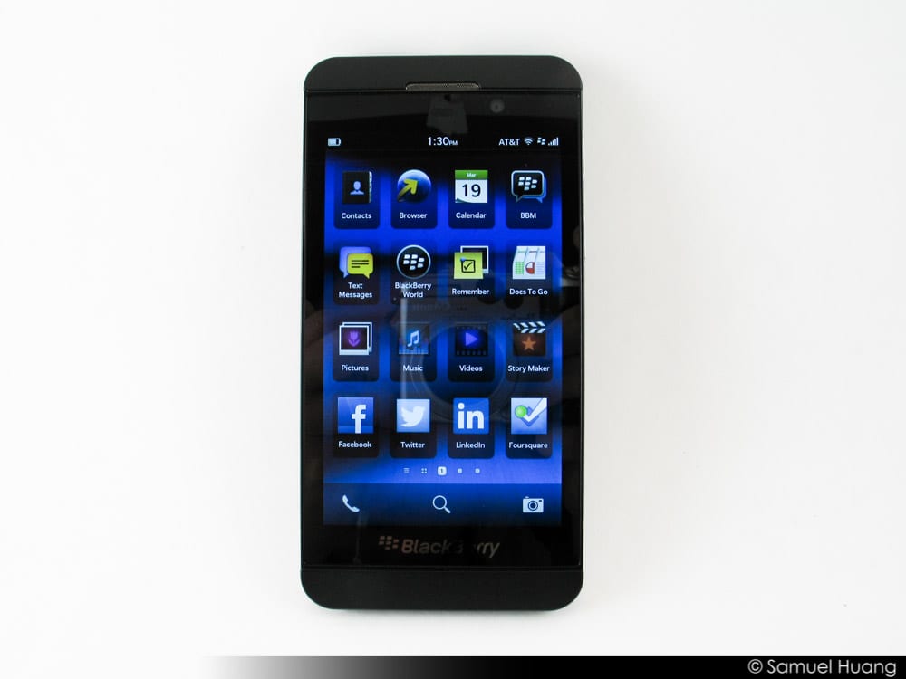 BlackBerry Z10 Review Part 1 - Hardware Impressions - BB Z10 - Screen On - BB 10 OS