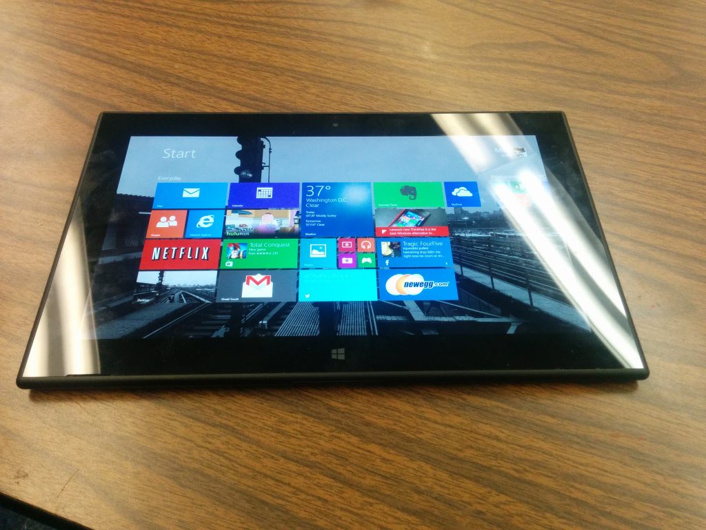 Lumia 2520 Black 4 Nokia Lumia 2520 : Windows 8 Tablet Review 
