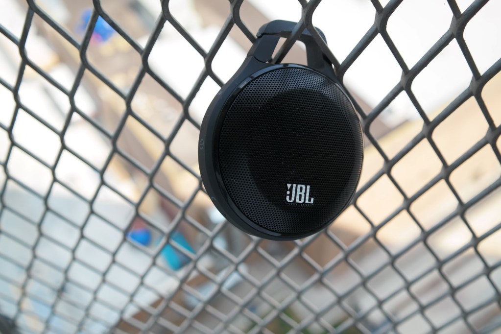 JBL-Clip-Wireless-Speaker-1