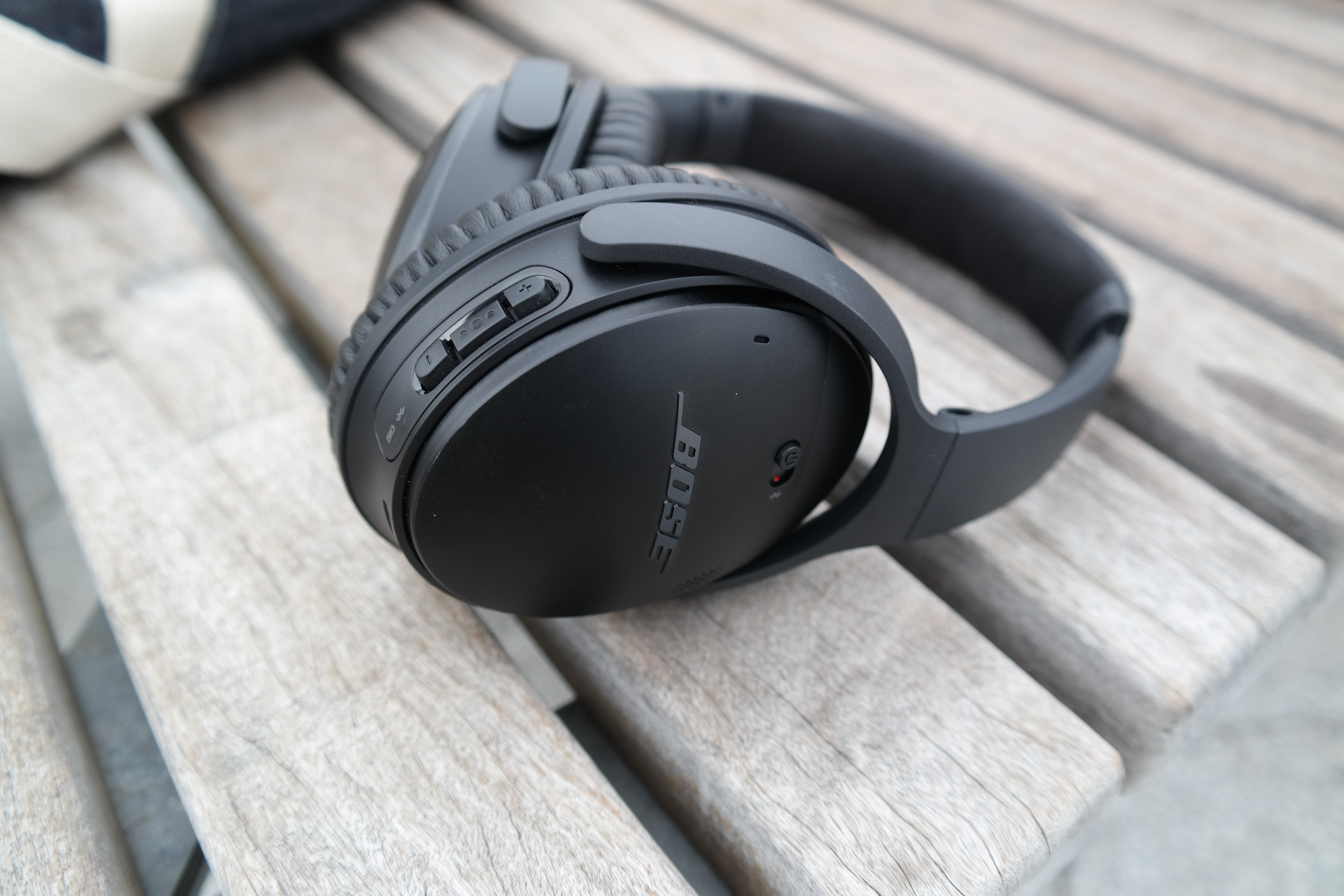 Bose QuietComfort 35: Noise Cancelling Headphones Done Right