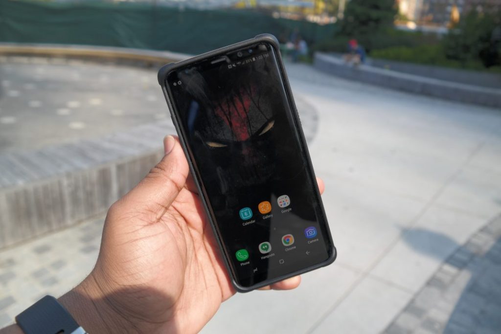 UAG Monarch Series Galaxy Note 8 Case Display