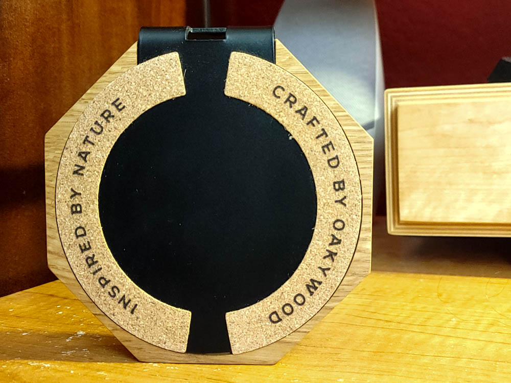Oakywood 2-in-1 Headphone Stand and Wireless Charger