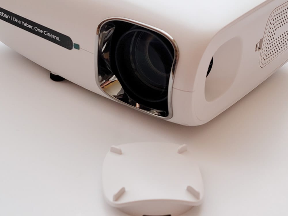 YABER Pro V7 Projector for that Movie Theater Experience [Review 
